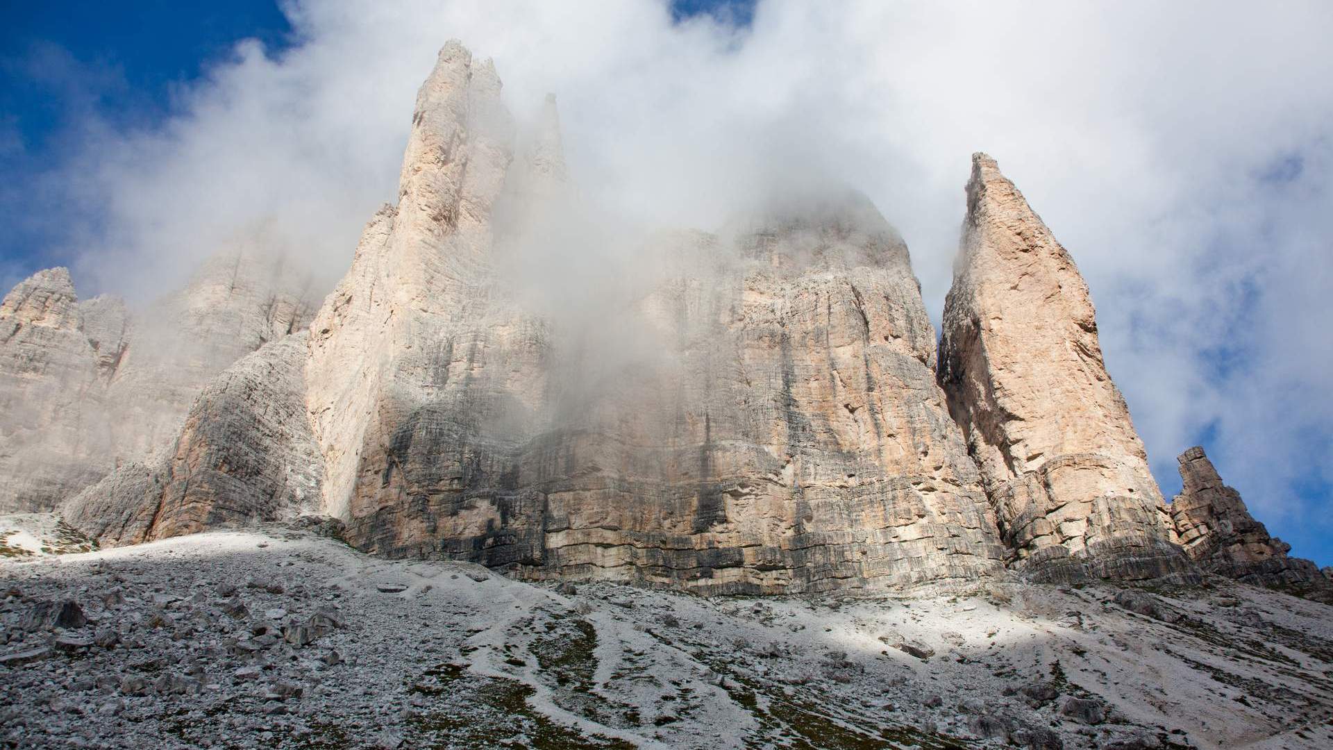 alpine-mountain-chalet-4.jpg